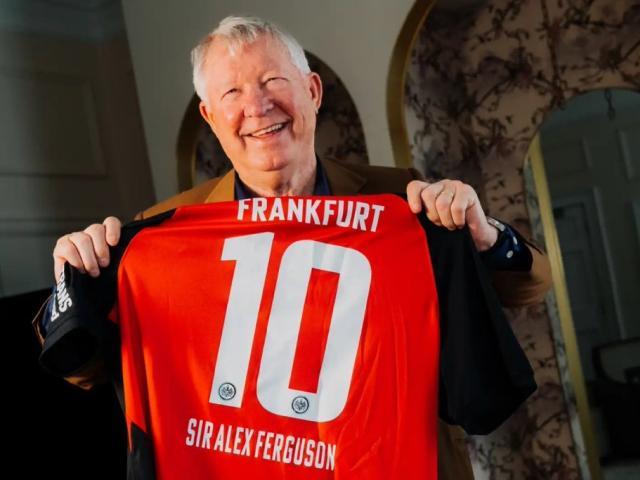 开云官网-弗格森一个曼联传奇，怎么成了法兰克福终身会员？